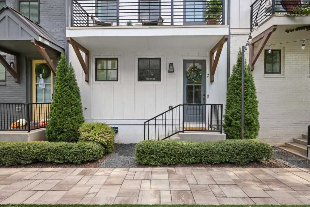 121 Chestnut Cir - Photo 3 of 50