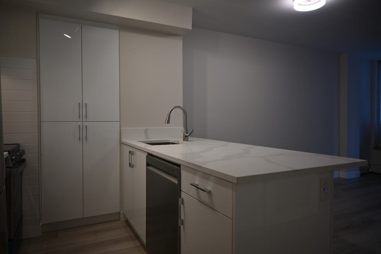 1333 Hornby Street - Photo 2 of 14