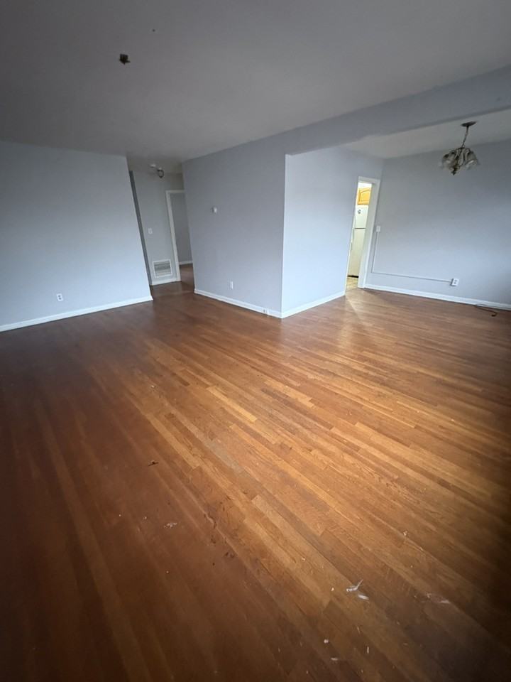 15 Crescent Ct - Photo 3 of 10