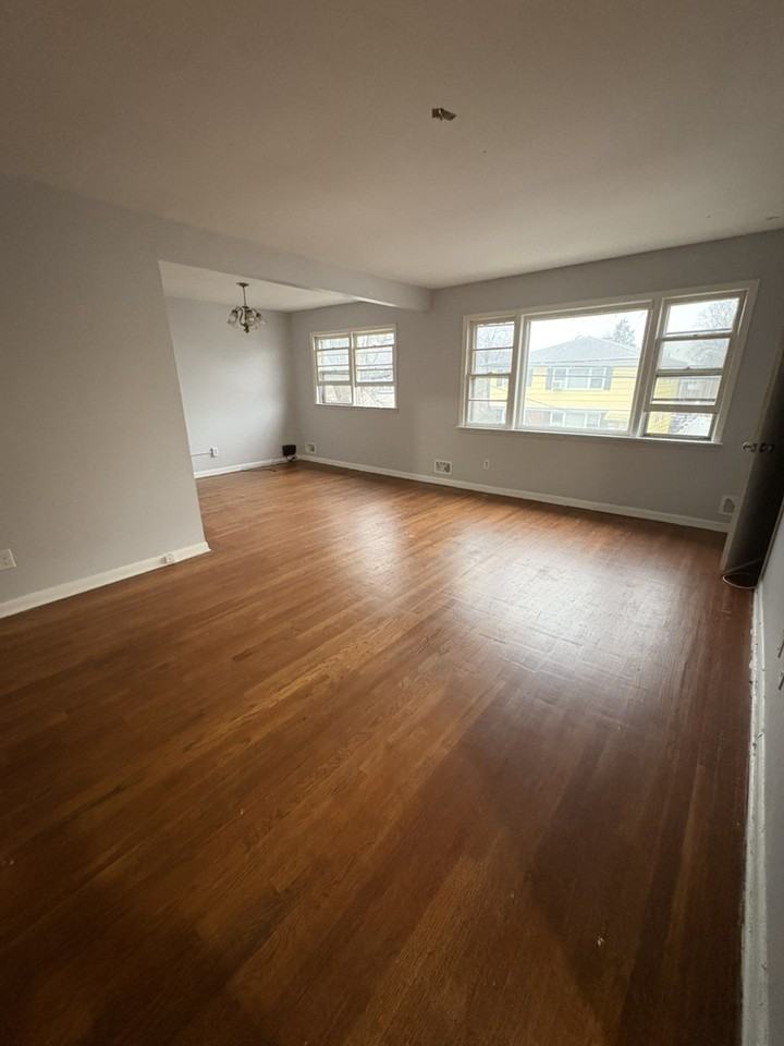 15 Crescent Ct - Photo 2 of 10