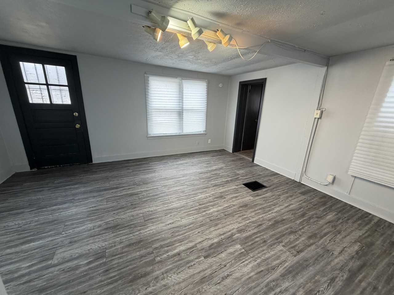 1002 W Williams St #NA - Photo 3 of 13