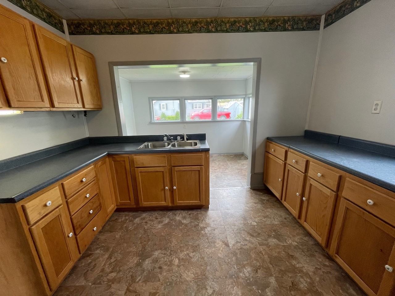 501 Avenue B #NA - Photo 5 of 19