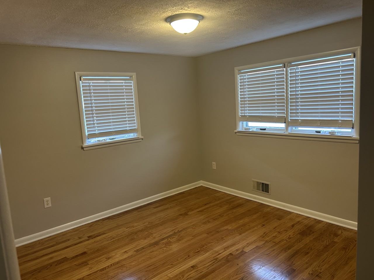 2328 Farnsley Rd #NA - Photo 6 of 10