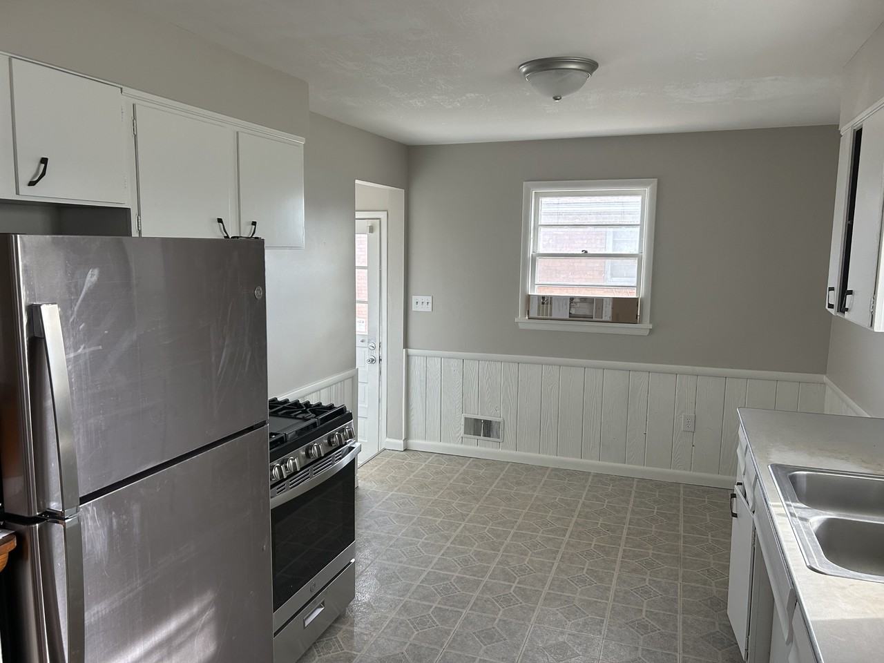 2328 Farnsley Rd #NA - Photo 7 of 10