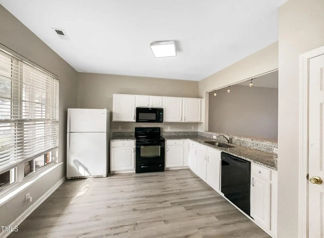 203 Canyon Lake Cir #0 - Photo 2 of 15