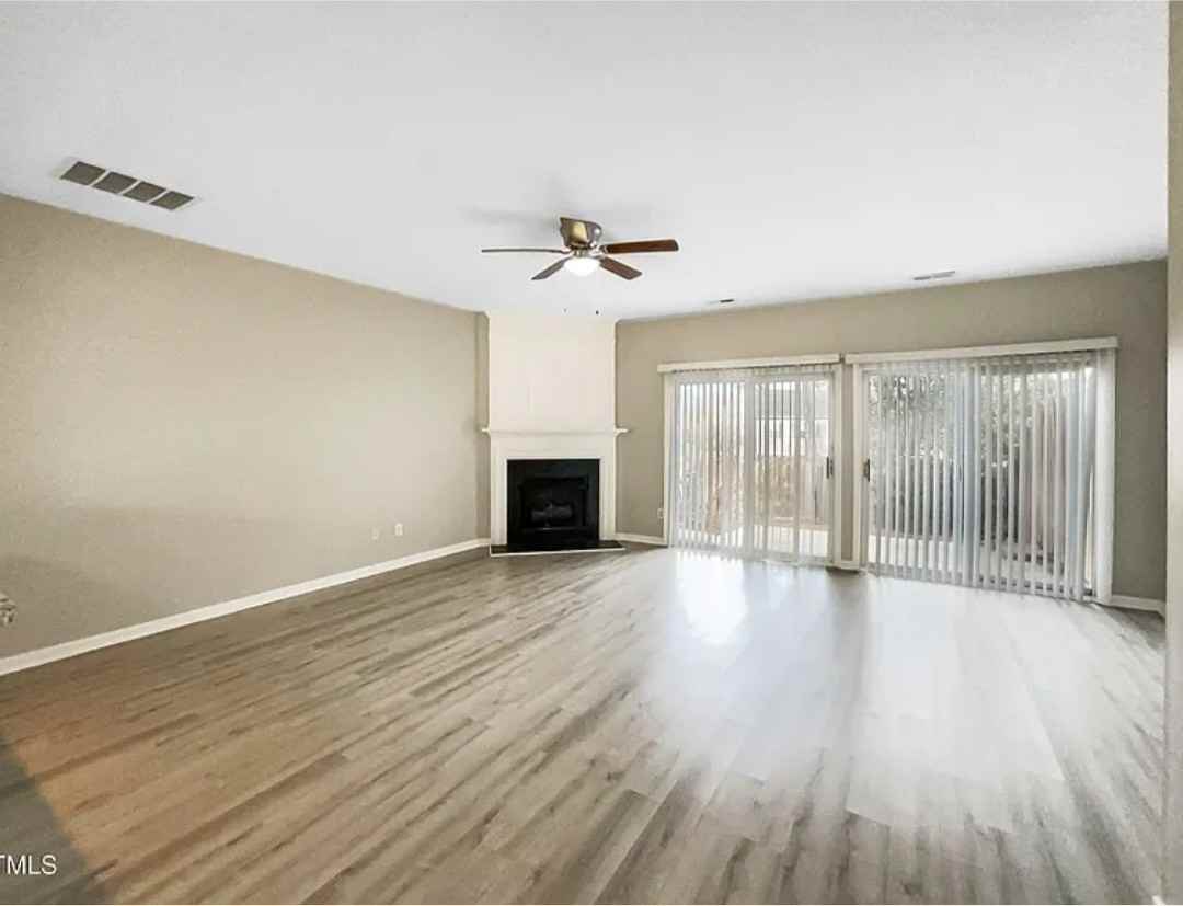 203 Canyon Lake Cir #0 - Photo 4 of 15