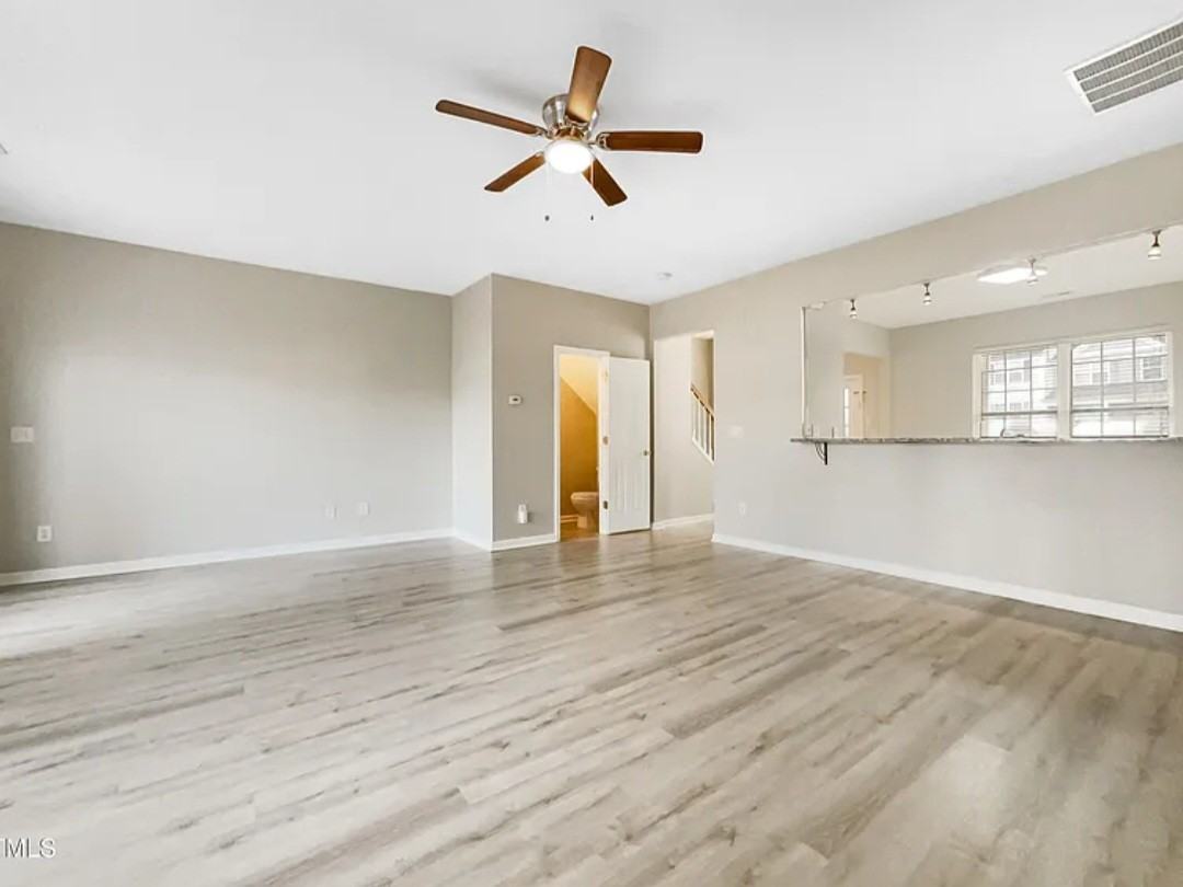 203 Canyon Lake Cir #0 - Photo 6 of 15