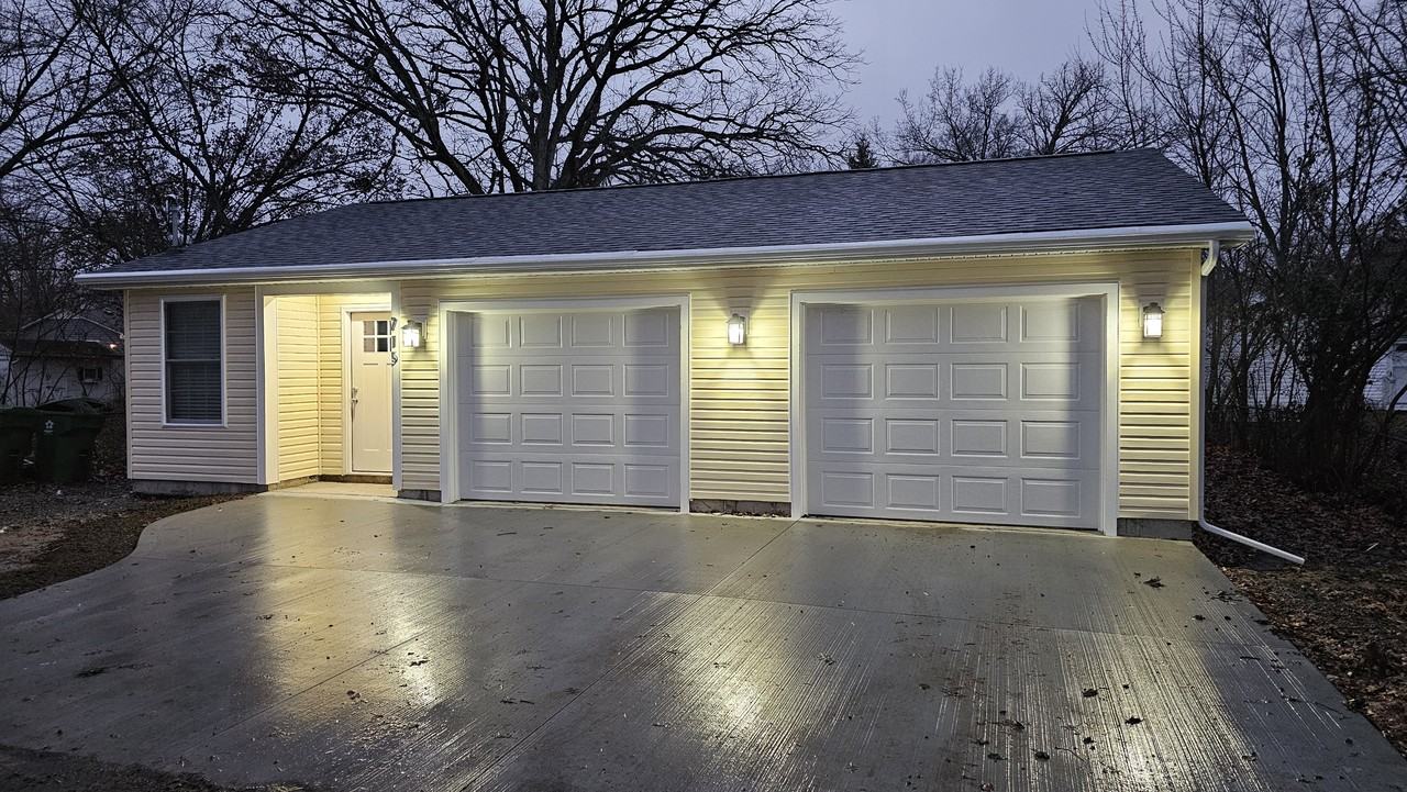 715 W 8th St #NA - Photo 2 of 17