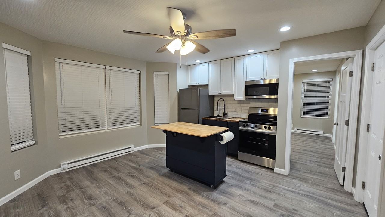 715 W 8th St #NA - Photo 3 of 17