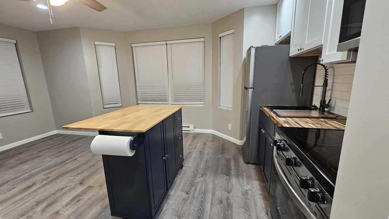 715 W 8th St #NA - Photo 4 of 17