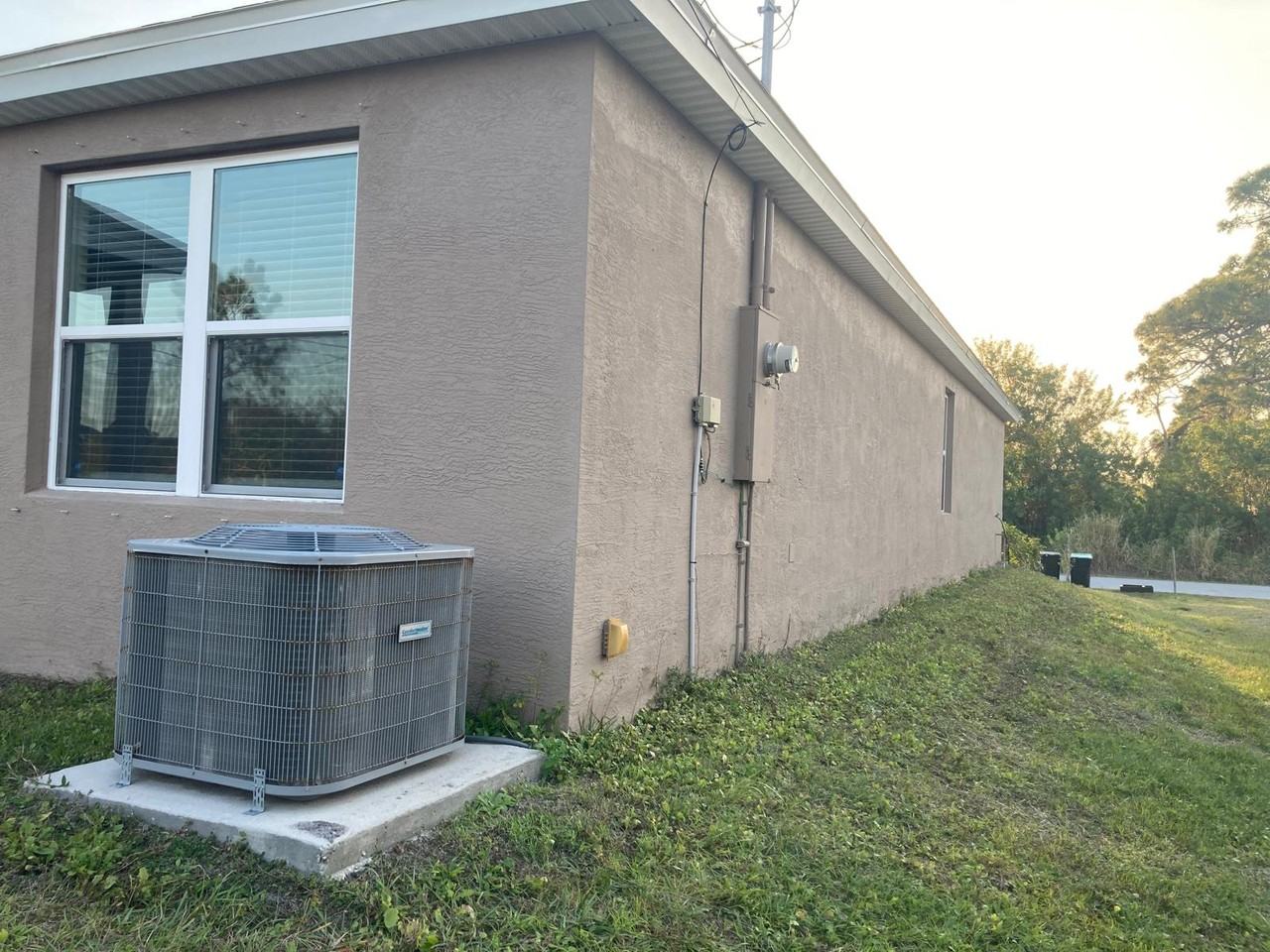 863 Carlyle Ave Se #NA - Photo 6 of 33