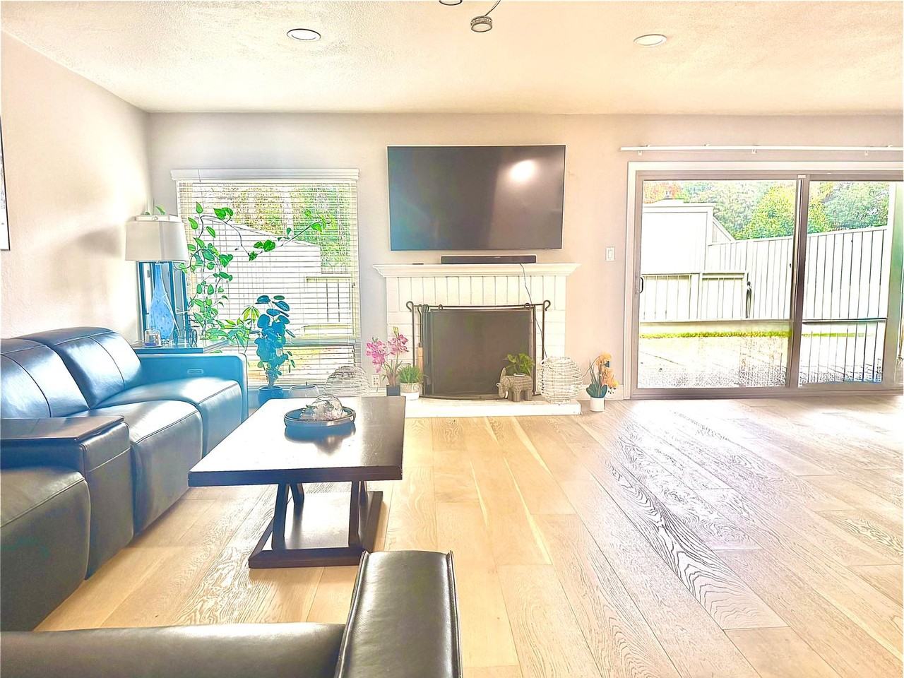 5351 Springdale Ave - Photo 3 of 15