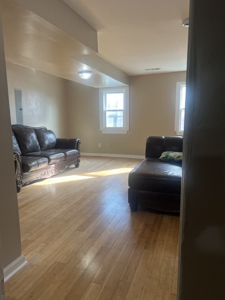 843 N Tatnall St #B - Photo 4 of 10