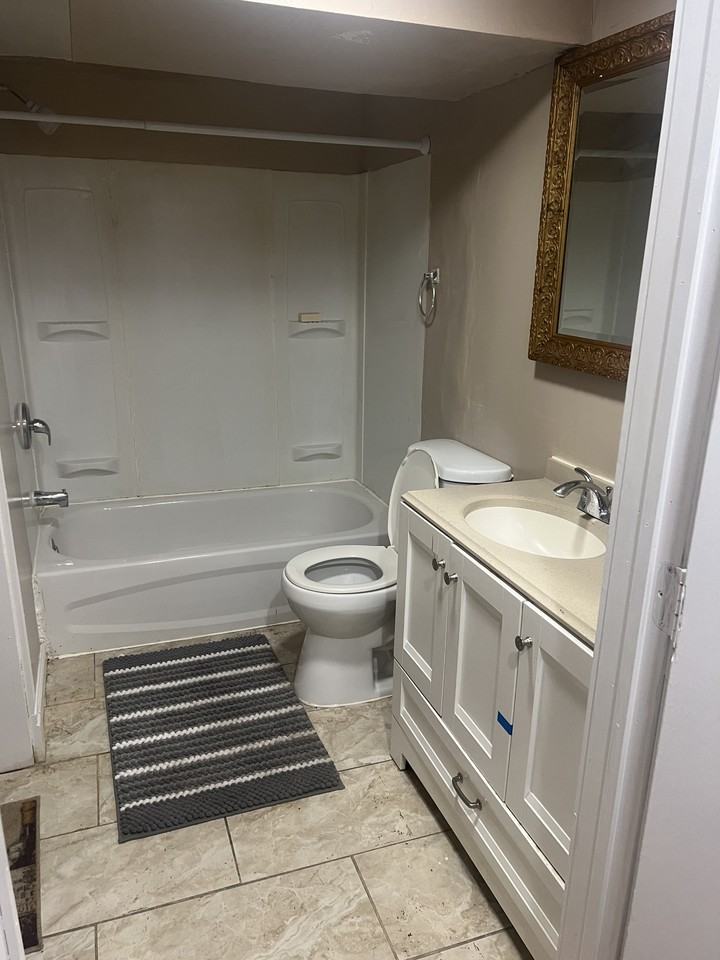 843 N Tatnall St #B - Photo 7 of 10