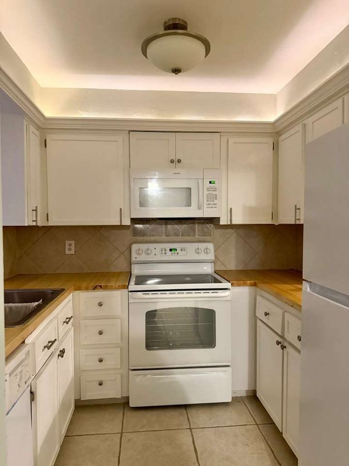 4730 Se 1st Pl #202 - Photo 6 of 18