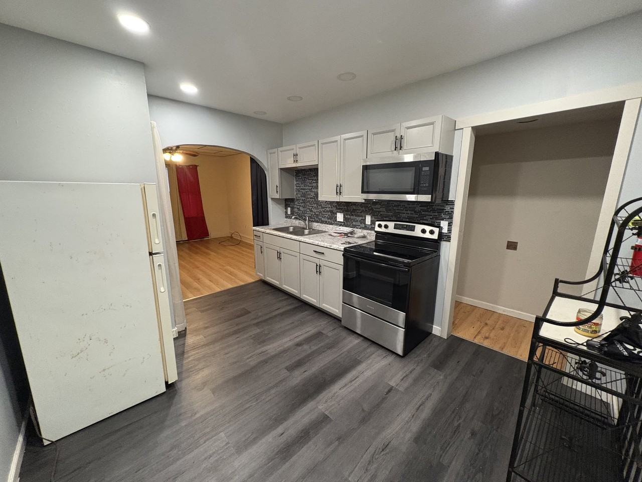 337 E Norwegian St #1stFL - Photo 2 of 8