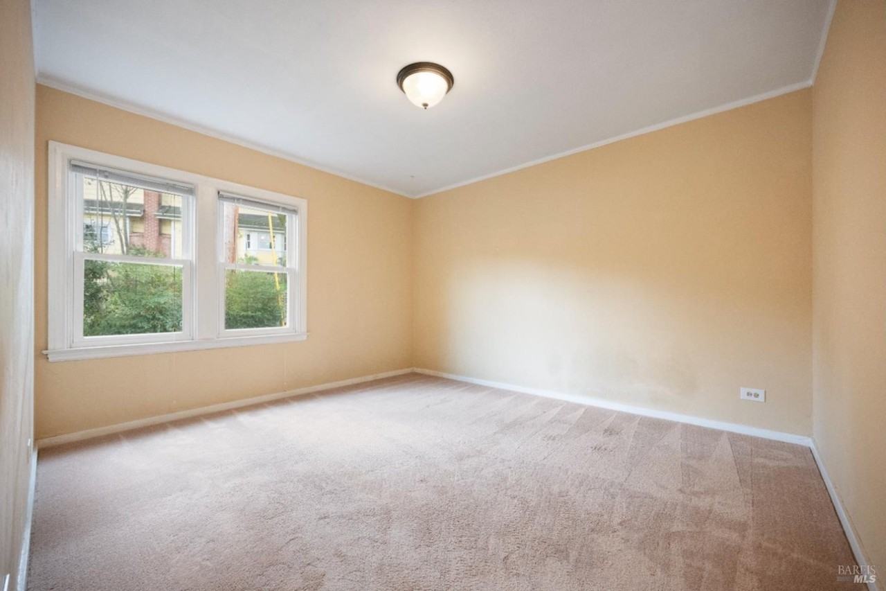 142 Bungalow Ave #1 - Photo 5 of 11