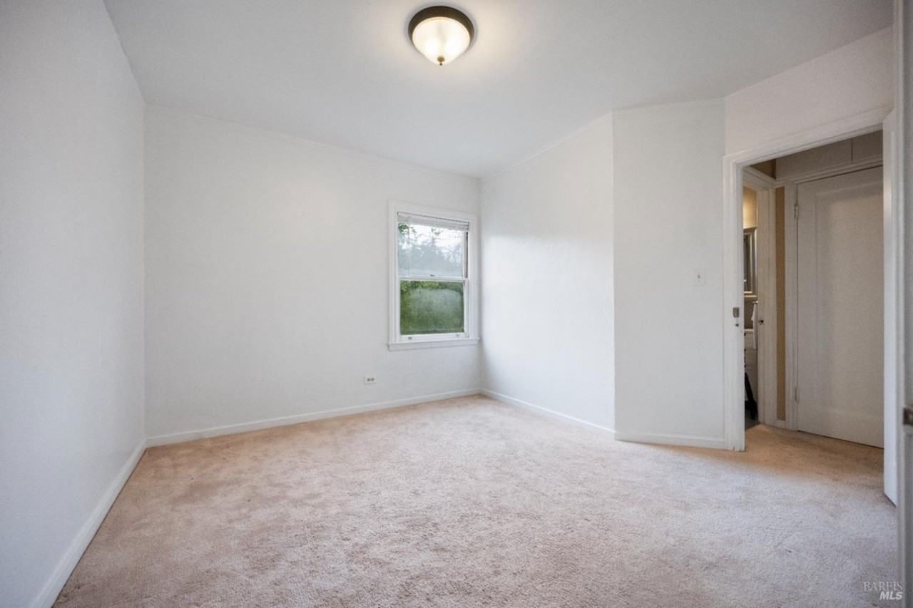 142 Bungalow Ave #1 - Photo 6 of 11