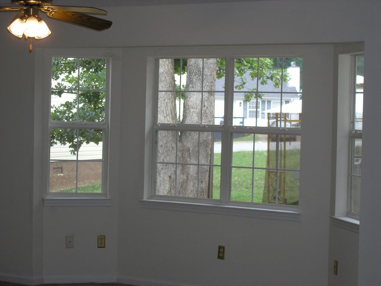 16 Silver Spur Ct #1 - Photo 5 of 7