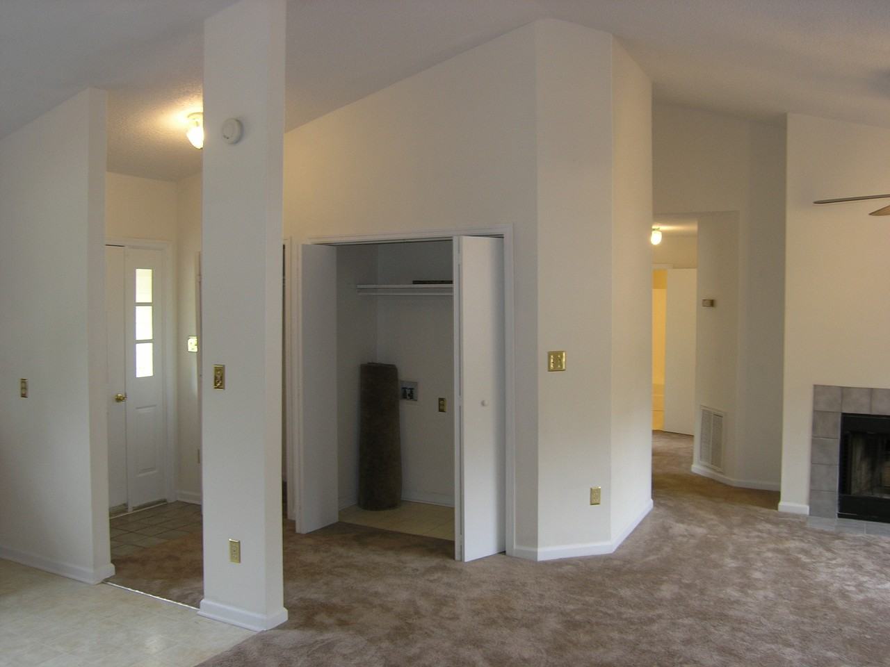 16 Silver Spur Ct #1 - Photo 6 of 7