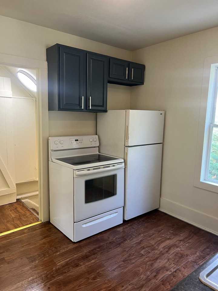 1349 Yates Ave #NA - Photo 4 of 13