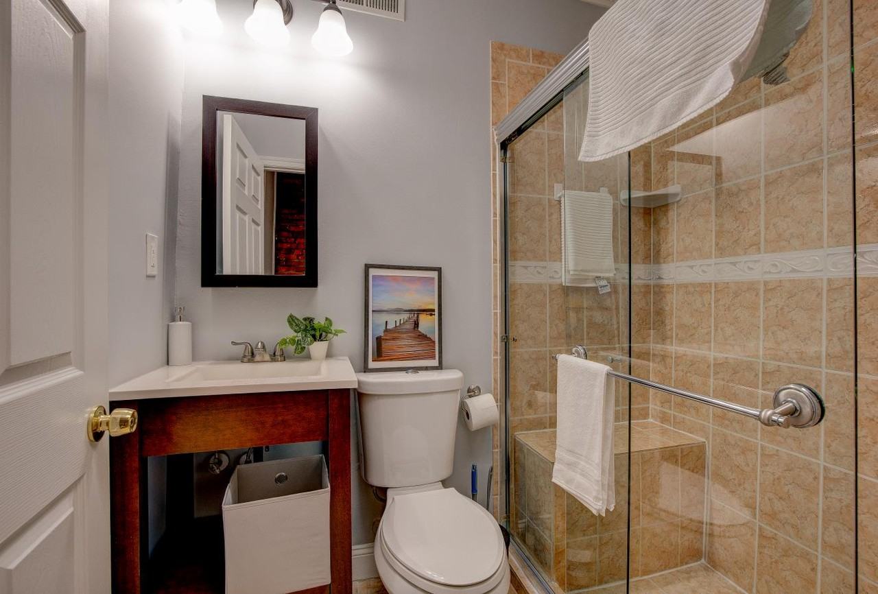 141 N Patterson Park Ave #1 - Photo 7 of 7