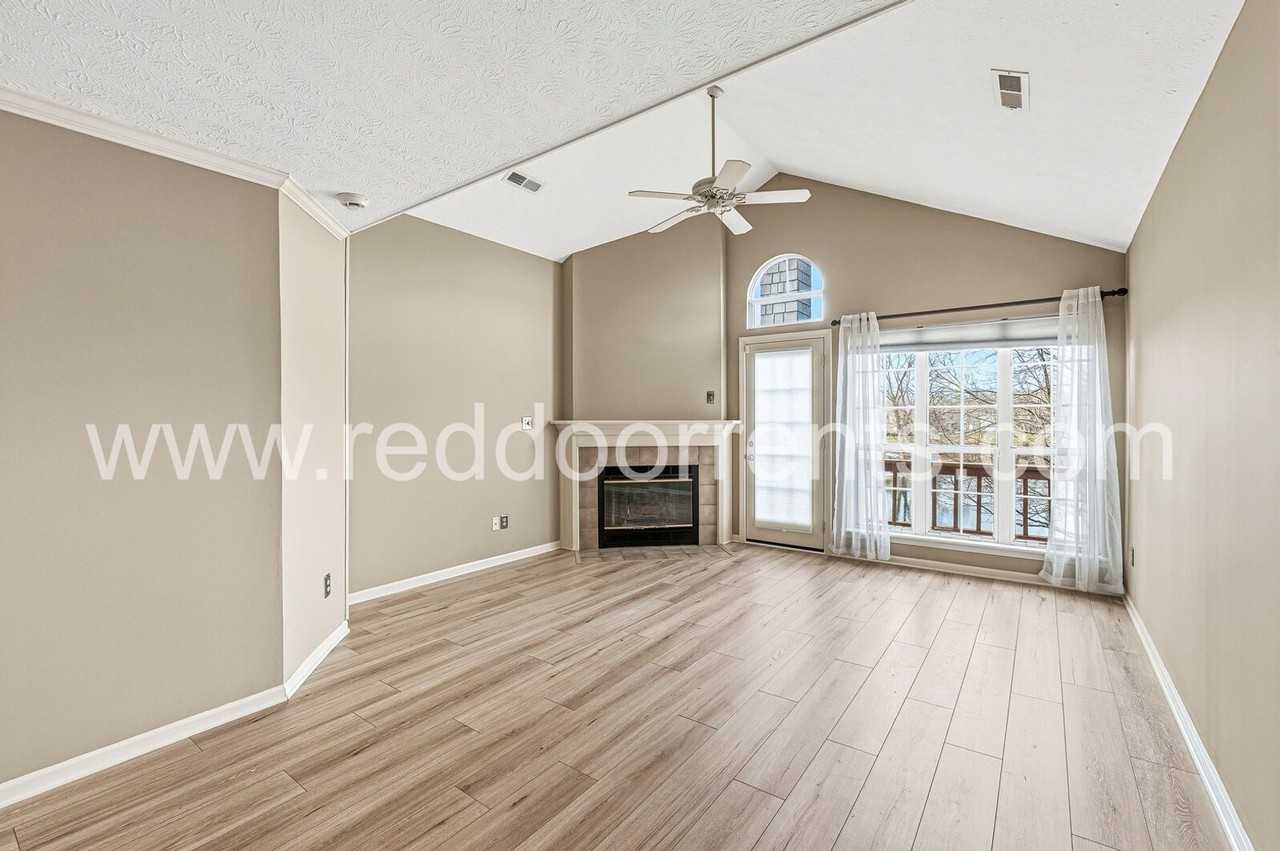 7186 Harbour Isle - Photo 3 of 24