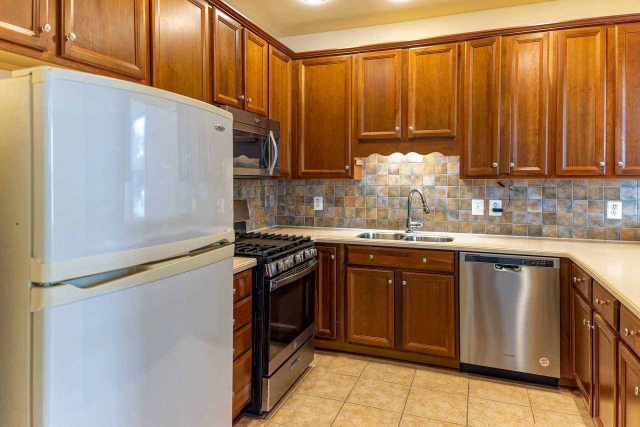 315 King Farm Blvd #101 - Photo 7 of 26