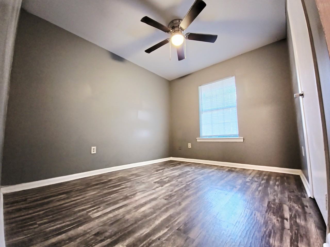 1811 Morningside DriveBUILDING C #C1 - Photo 5 of 8