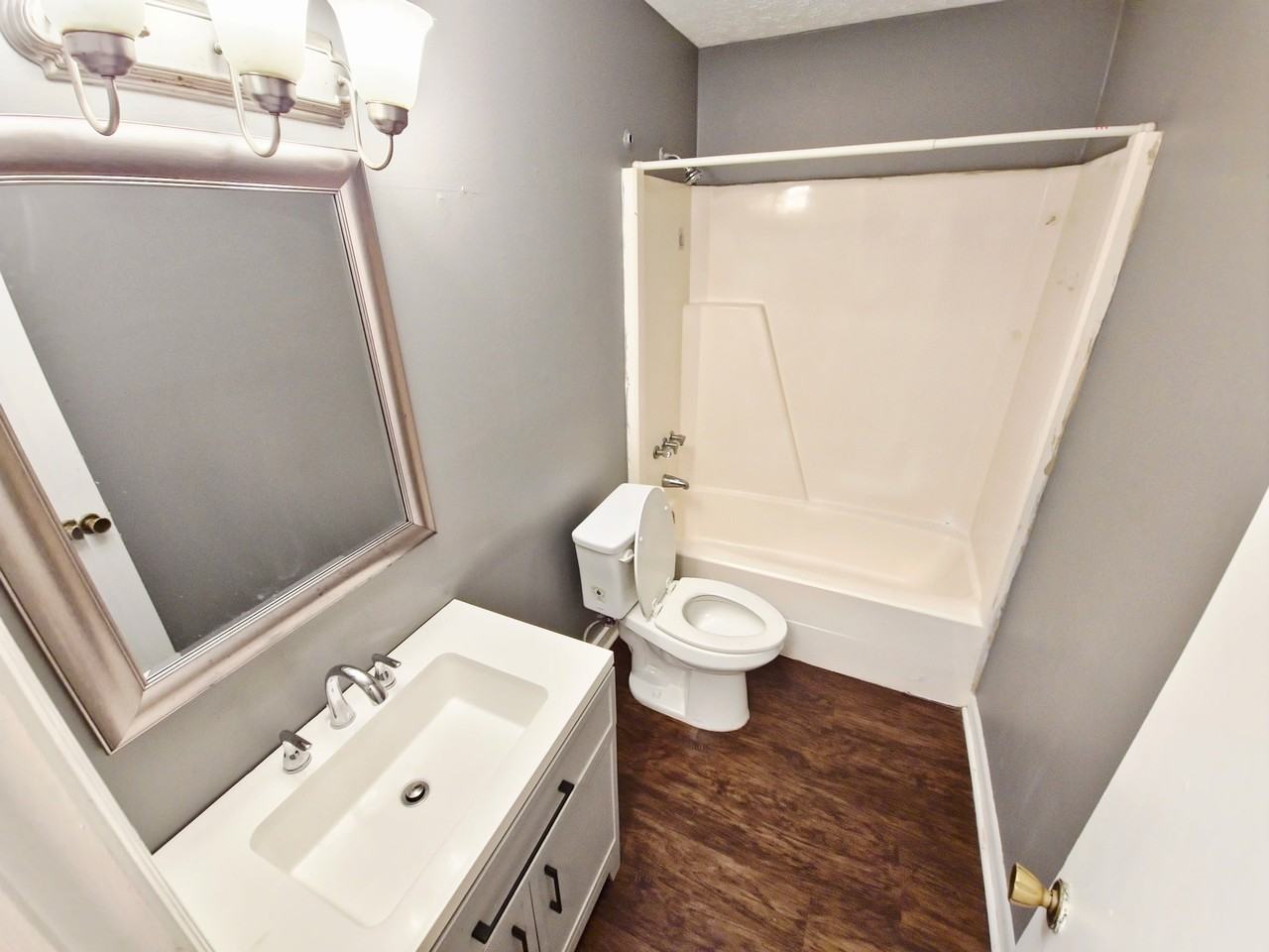 1808 Kings ChapelUnit 15 #15 - Photo 5 of 8