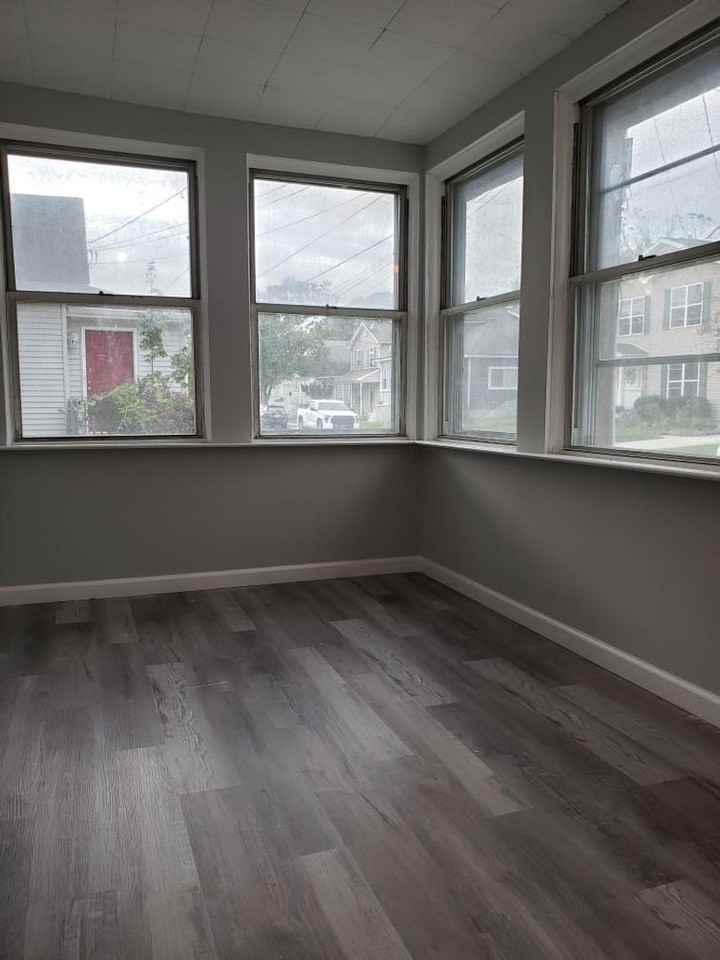 123 Brighton Ave - Photo 3 of 13