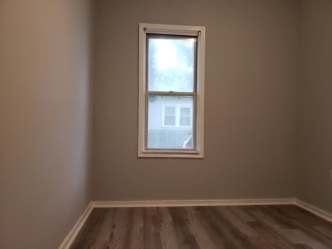 123 Brighton Ave - Photo 7 of 13