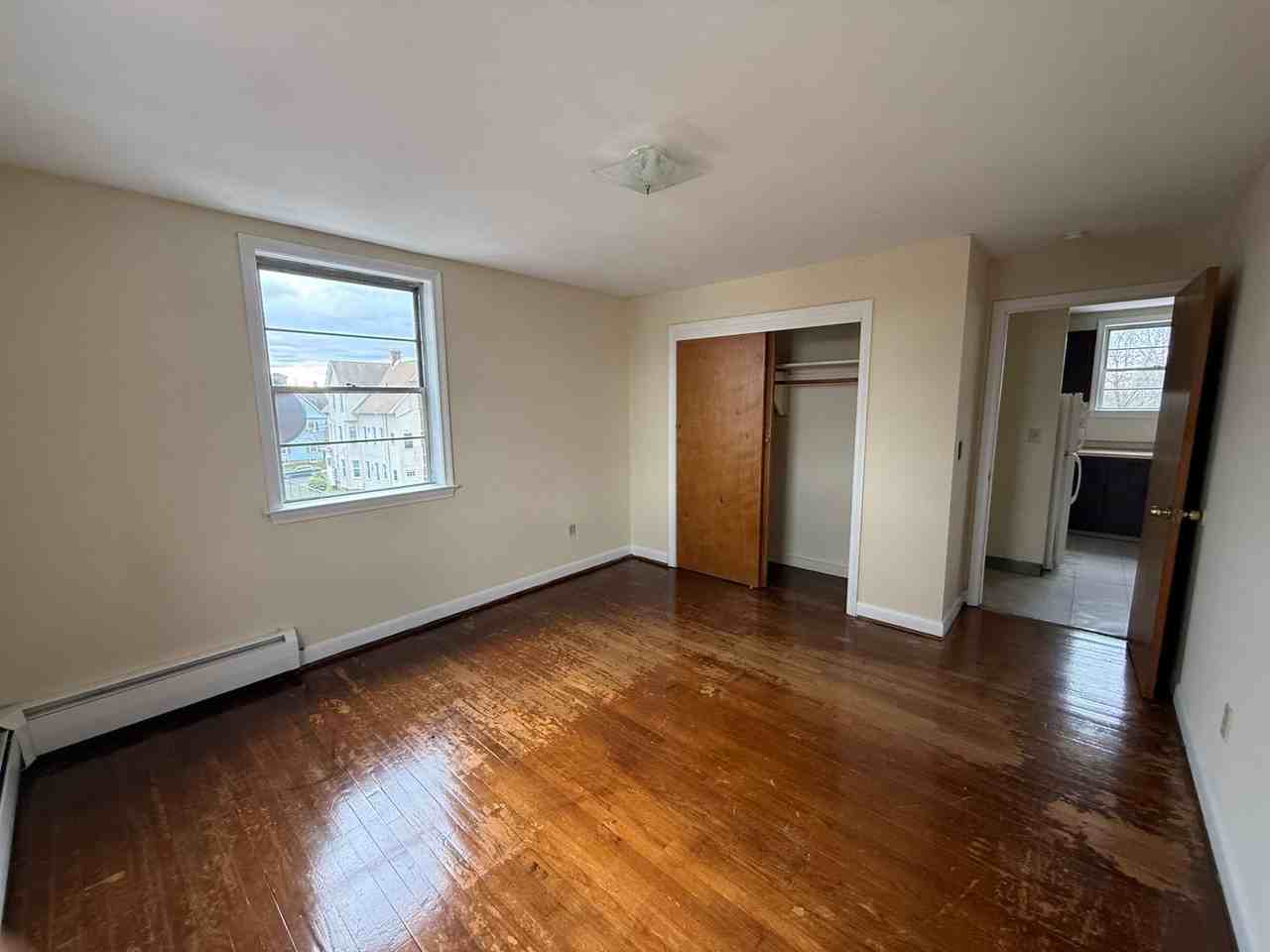 149 Adelaide St - Photo 5 of 8