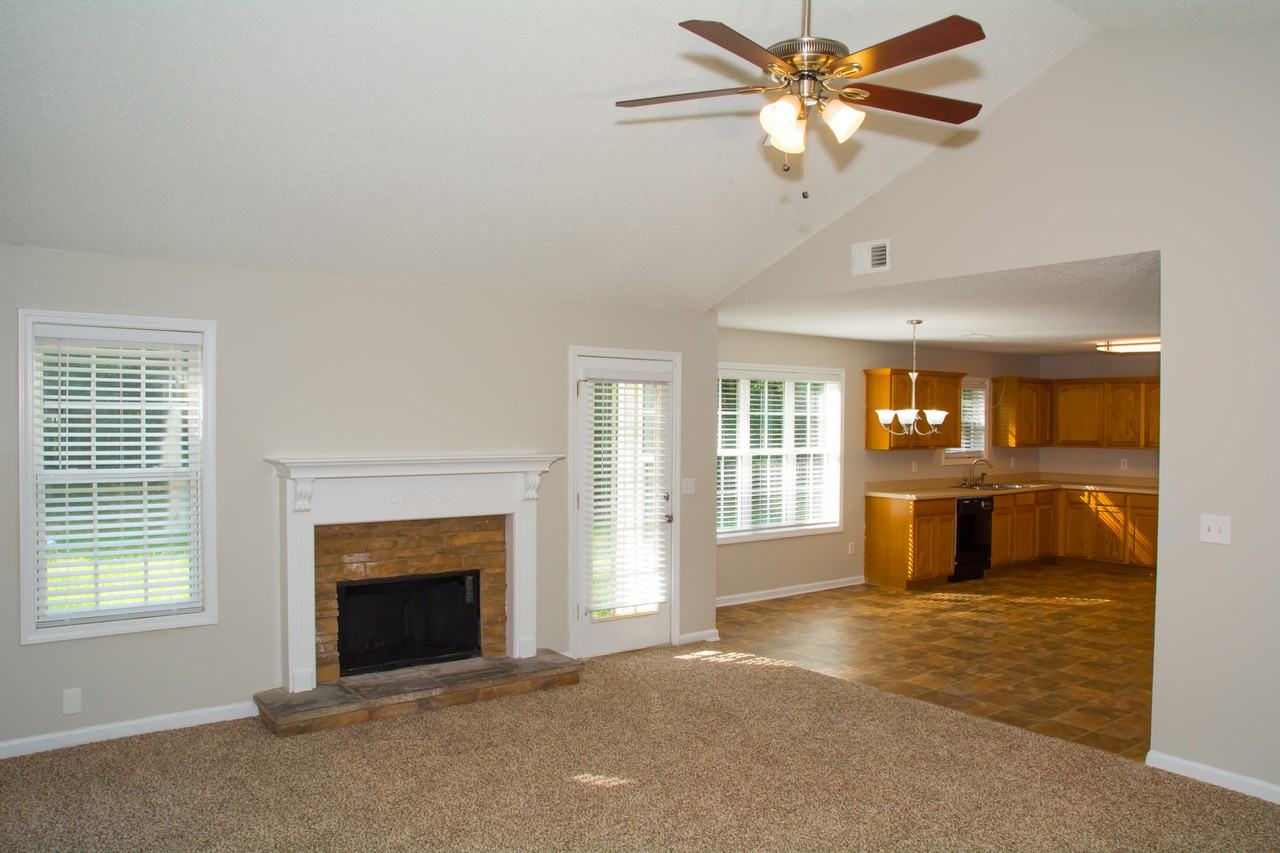 105 Stoneybrook - Photo 5 of 20