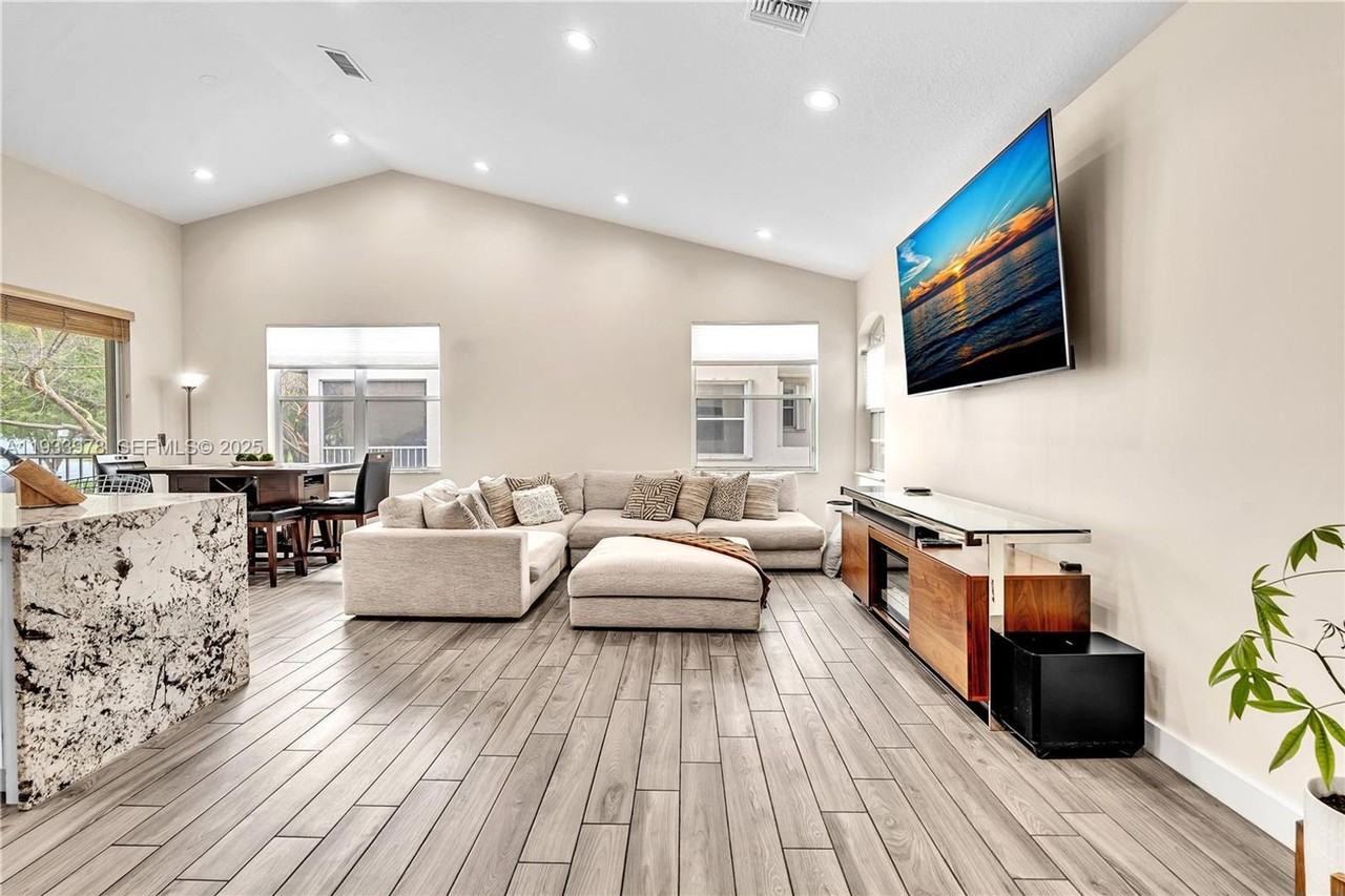 8520 8520 Via Romana 82U - Photo 6 of 16