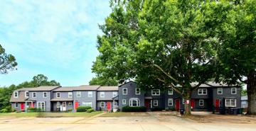 featured image of 1043 Morningside Dr #1043