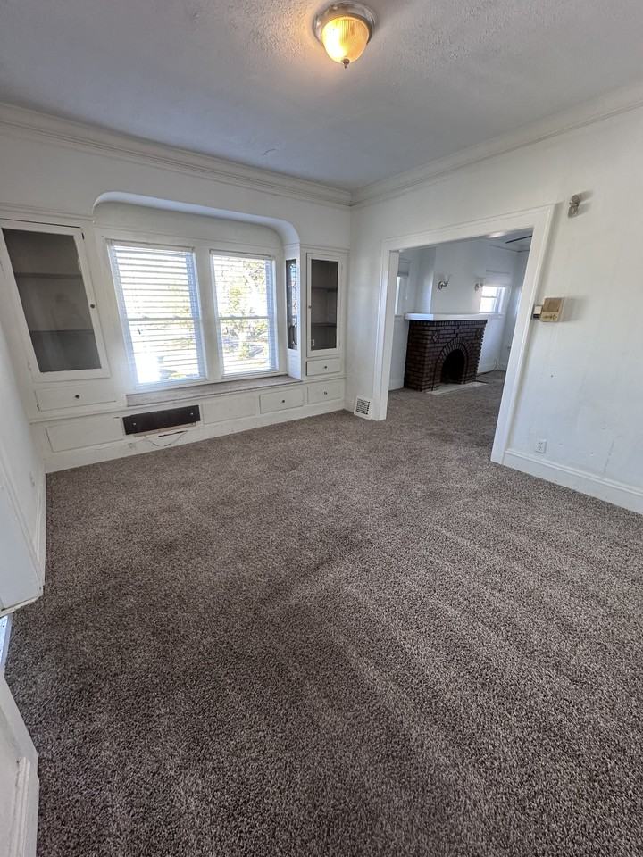 3412 E 147th St #3 - Photo 2 of 18