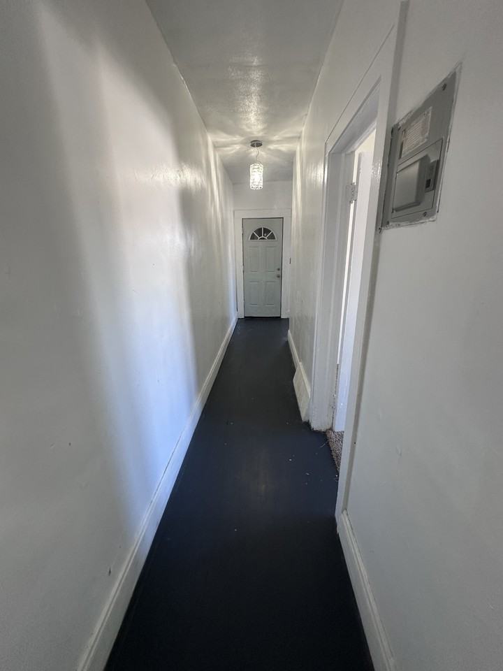 3412 E 147th St #3 - Photo 5 of 18