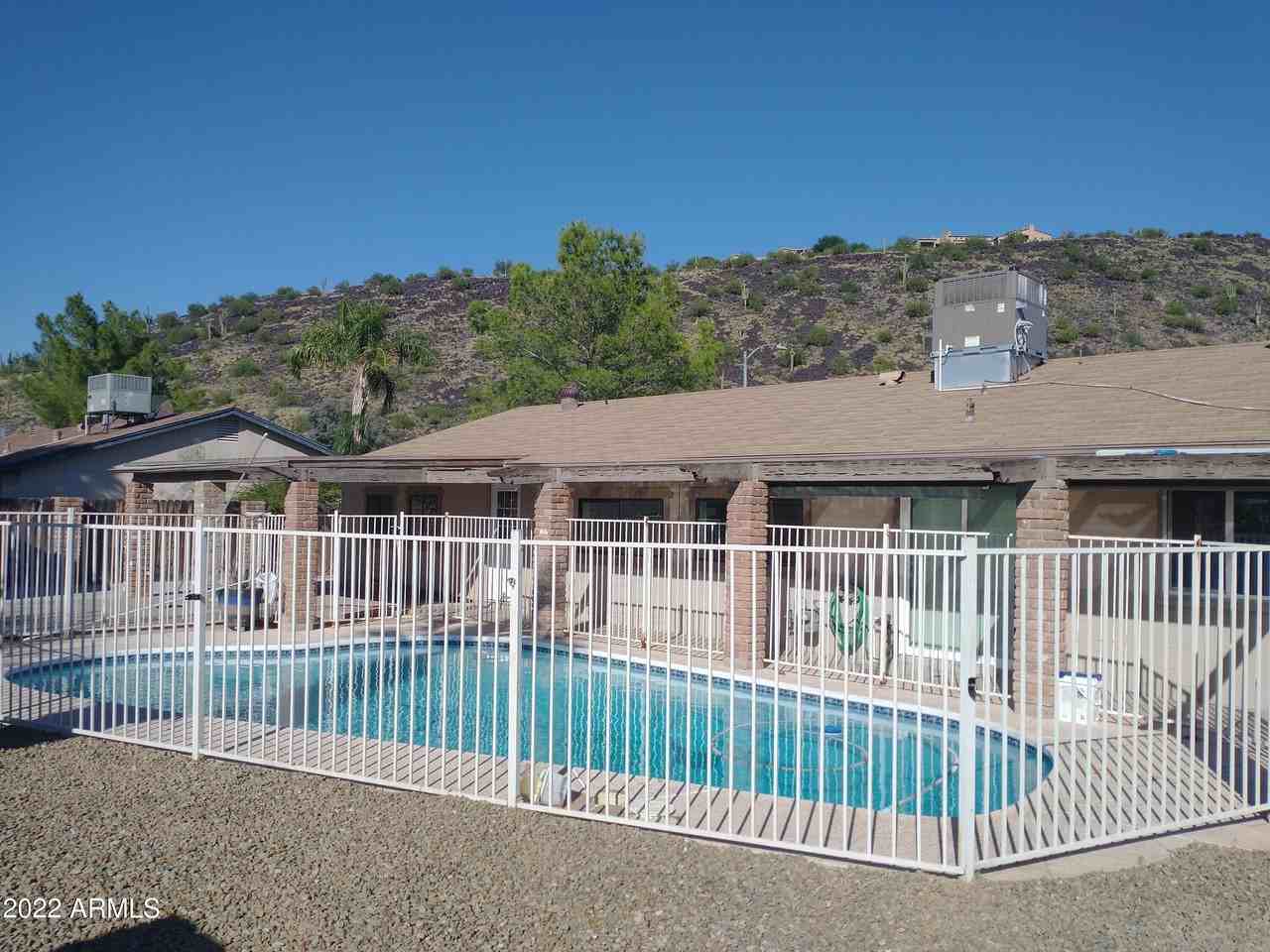 13802 N 17th Ave - Photo 2 of 31