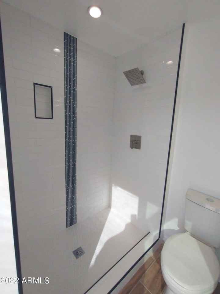 13802 N 17th Ave - Photo 5 of 31