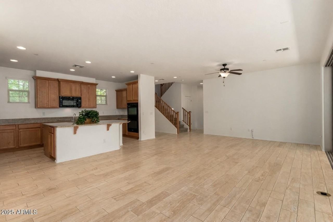 4754 E Tierra Buena Ln - Photo 5 of 39