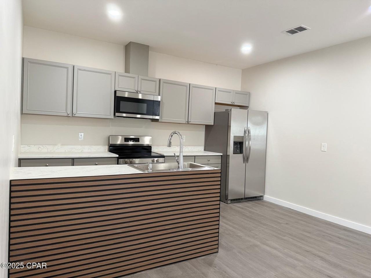 2913 E 5th Ct Unit A #A - Photo 4 of 17