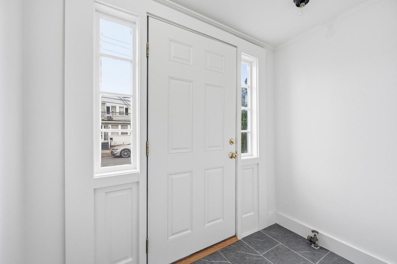 45 Louis St - Photo 2 of 21