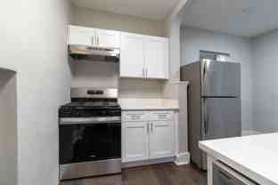7422 N Damen Ave - Photo 1 of 1