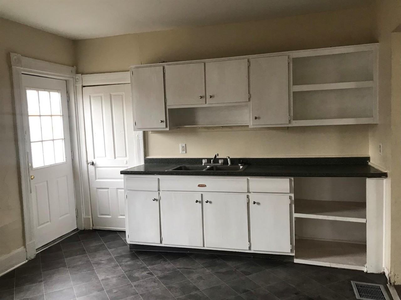 2757 Norwood Ave Apt 2 #2 - Photo 4 of 9