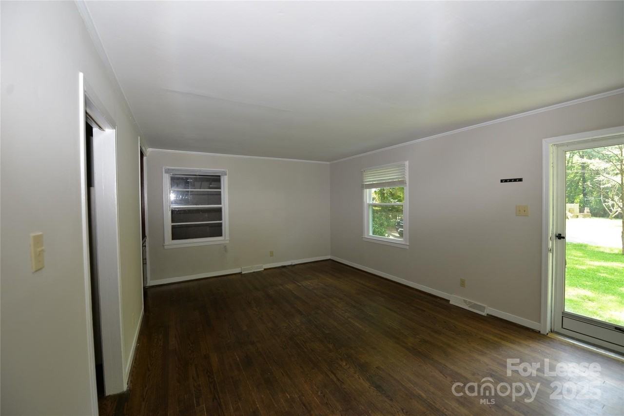 4120 Howie Cir - Photo 2 of 12