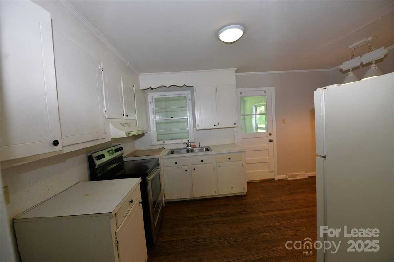 4120 Howie Cir - Photo 7 of 12