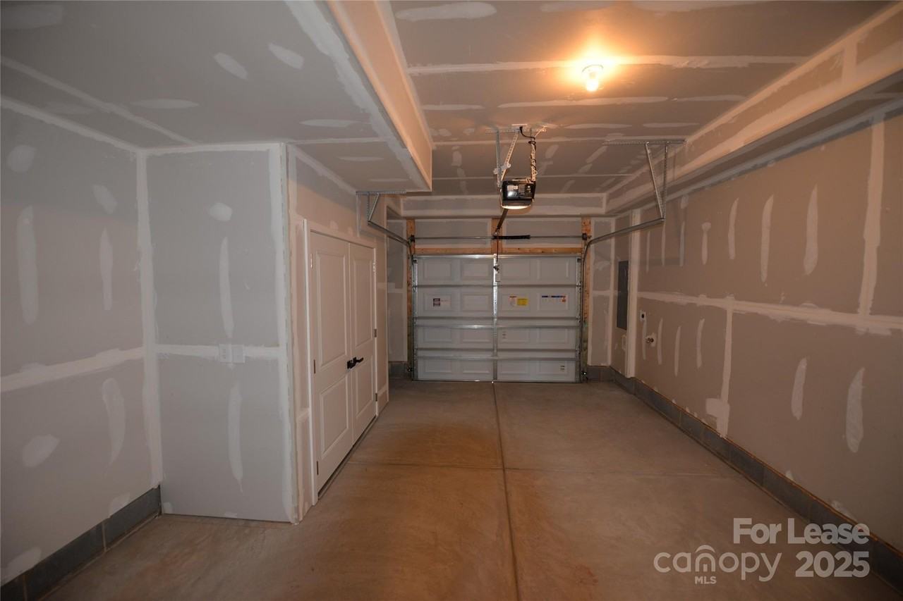 3724 Ellington St - Photo 3 of 23