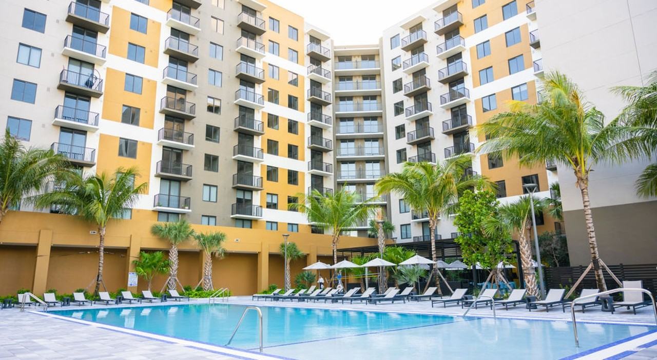 952 East 26th Street - Photo 2 of 4