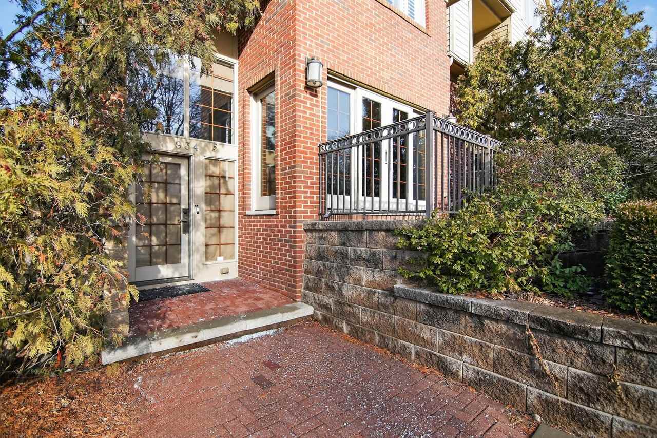 934 W Huron St - Photo 3 of 50